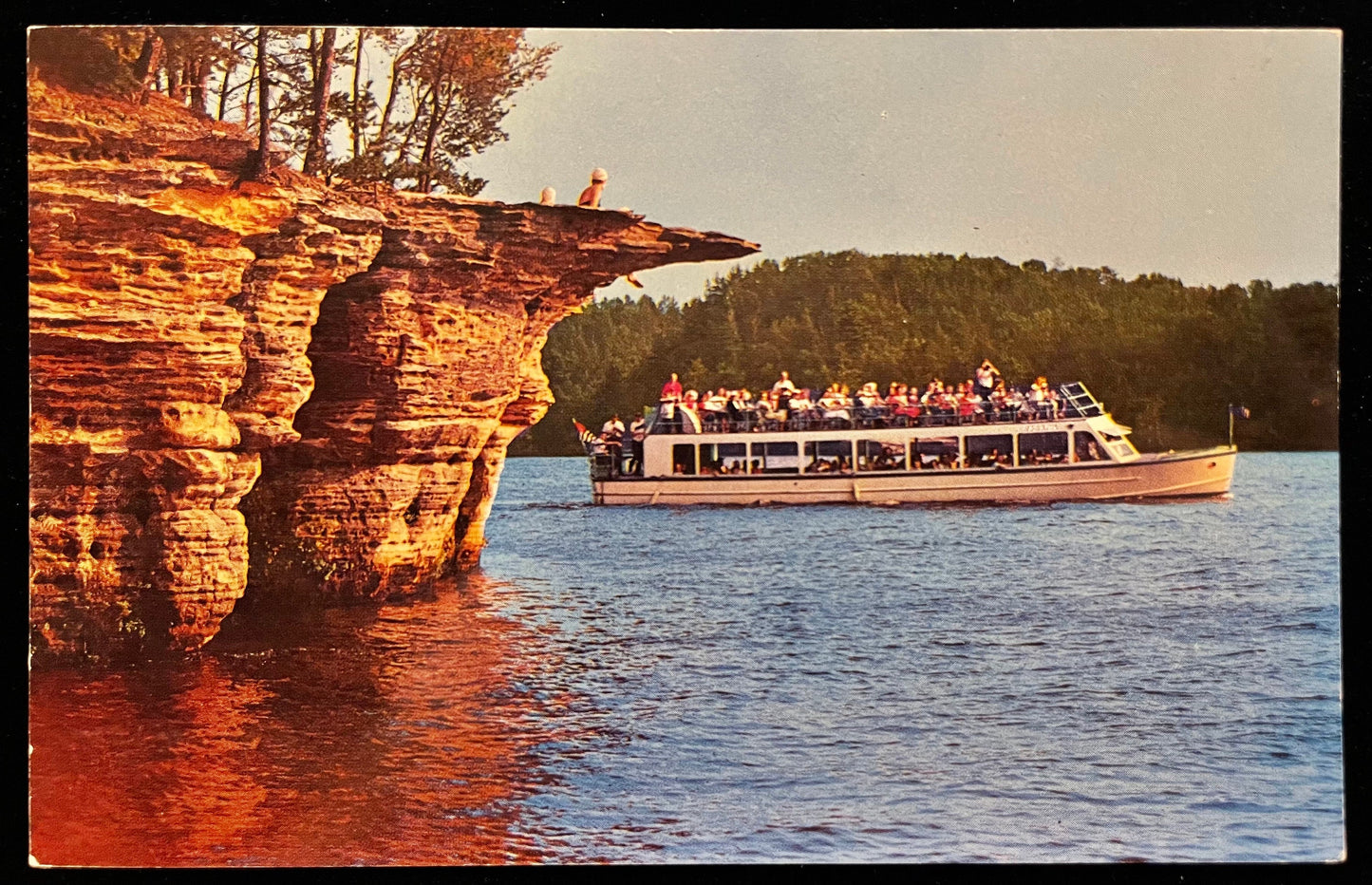 The Swallow's Nest Riverview Boat Line, Upper Dells- Wisconsin Dells, Wisconsin