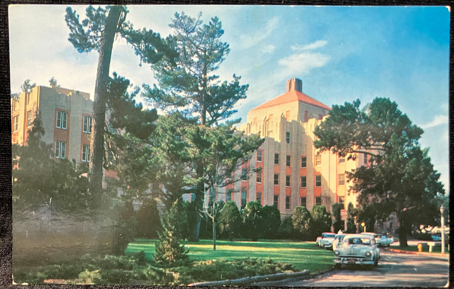 Palo Alto Hospital - California - Photo by Frank Thompson - Vintage Postcard