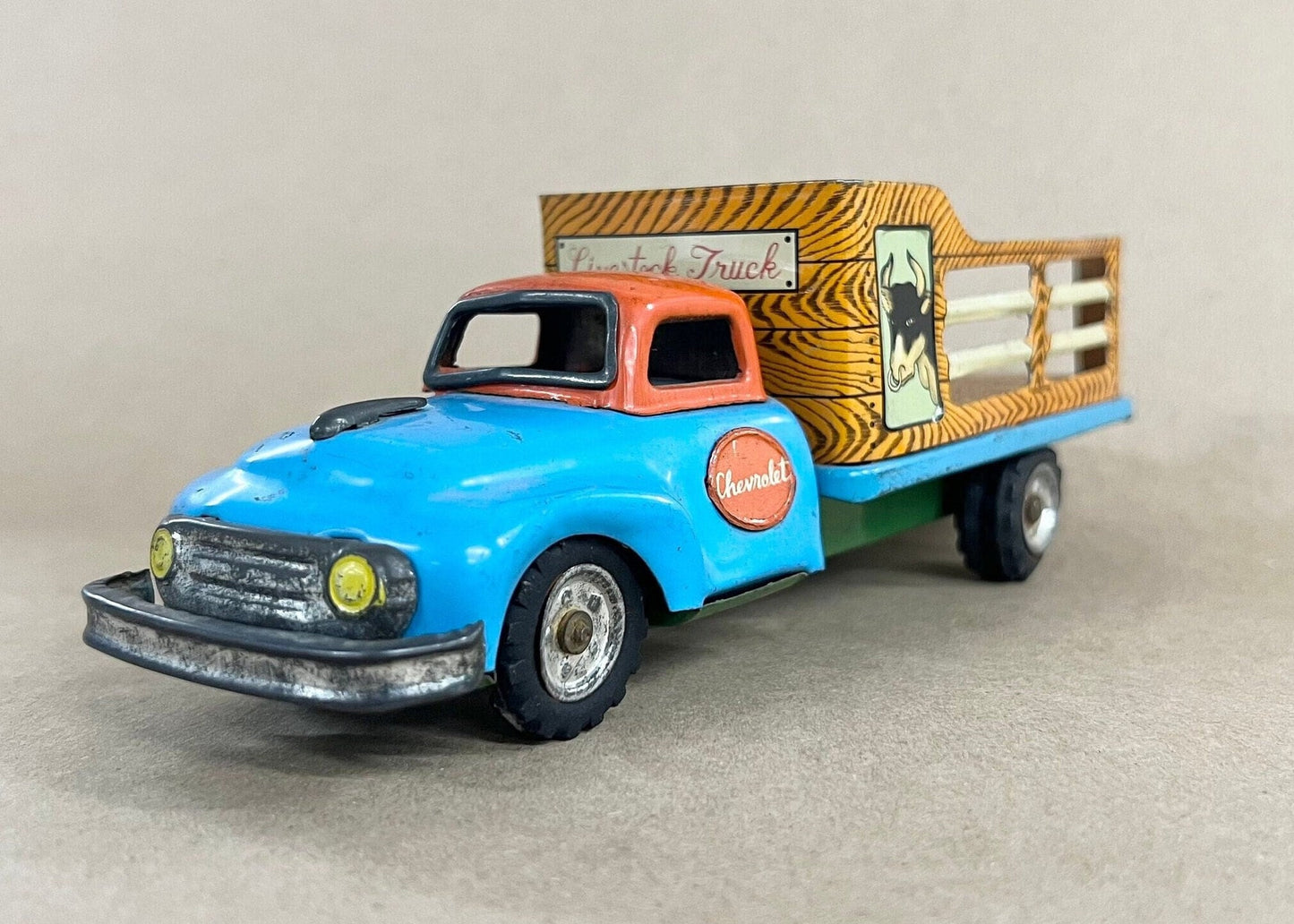 Tin Litho Friction Livestock Truck - RARE Chevrolet cattle truck - Made by Taniguchi Shoten Japan - Friction Works, Paint and tires great