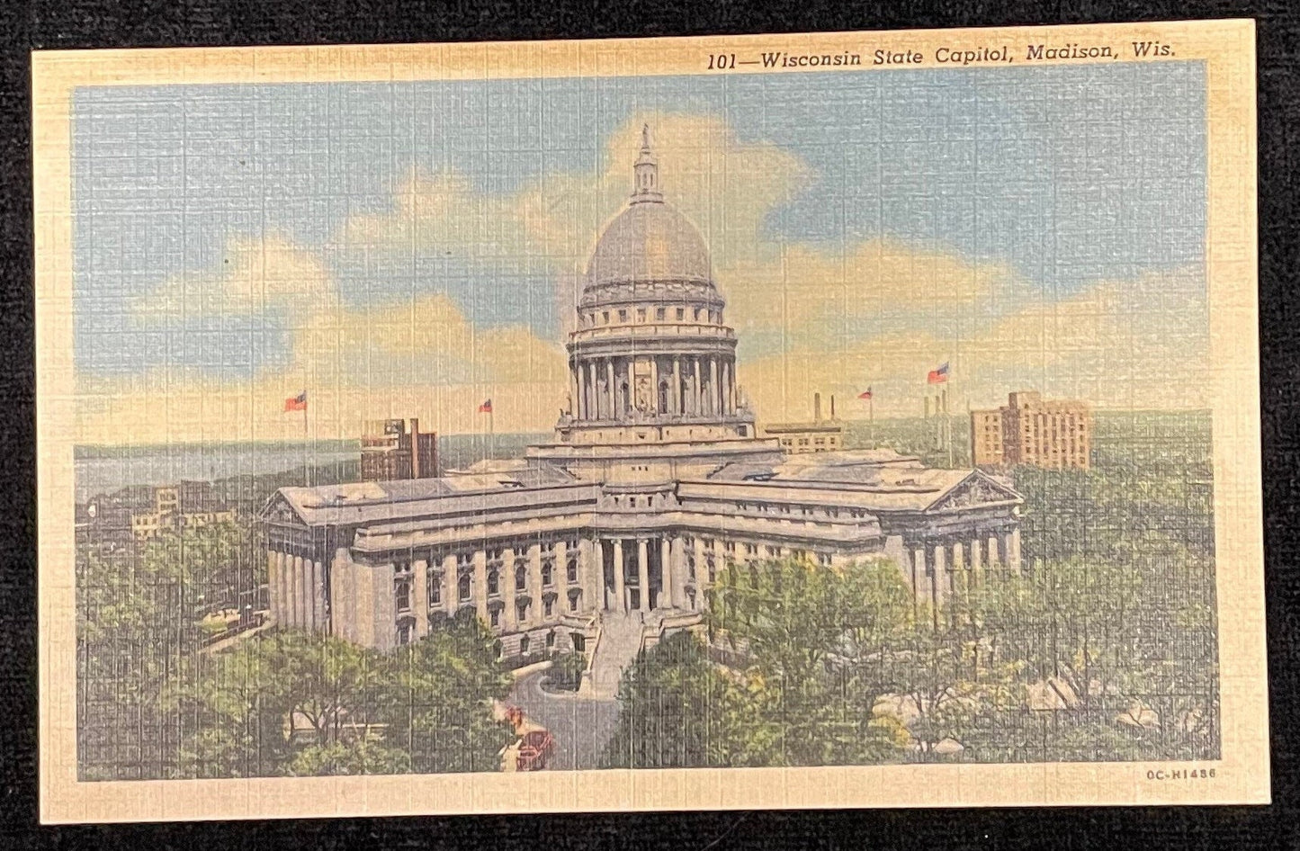 Wisconsin State Capitol - Madison, Wis - 1940s Linen Postcard