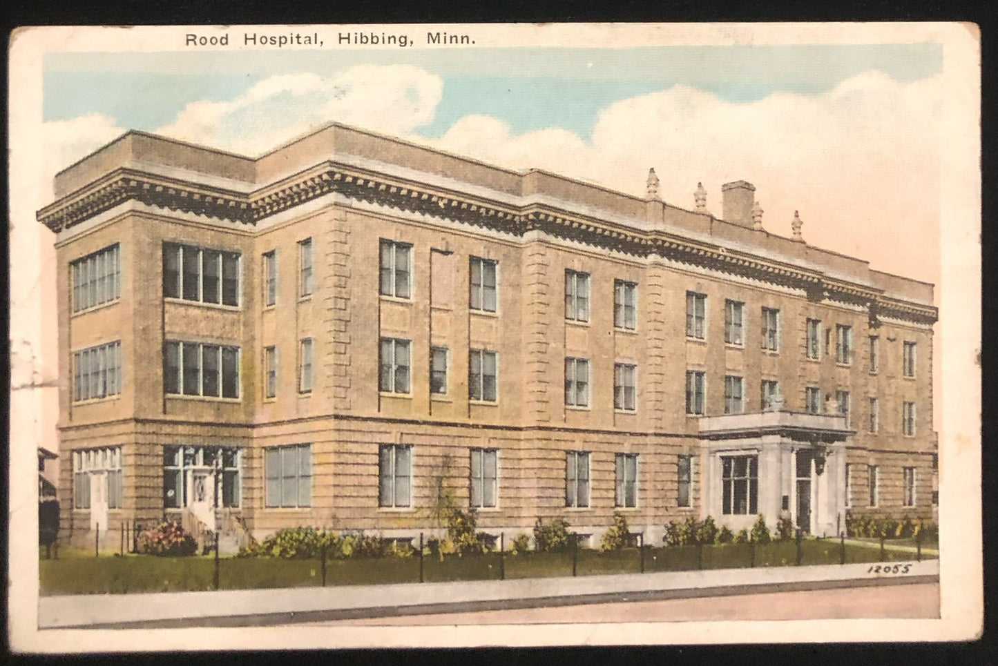 Rood Hospital, Hibbing Minnesota Vintage Postcard