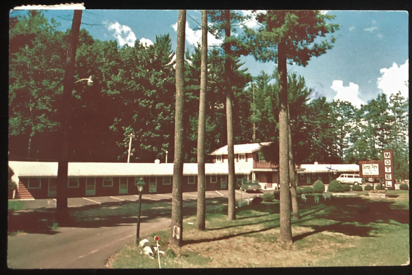 Bambi Park Motel Iron Mountain, Michigan 1980's Vintage Postcard